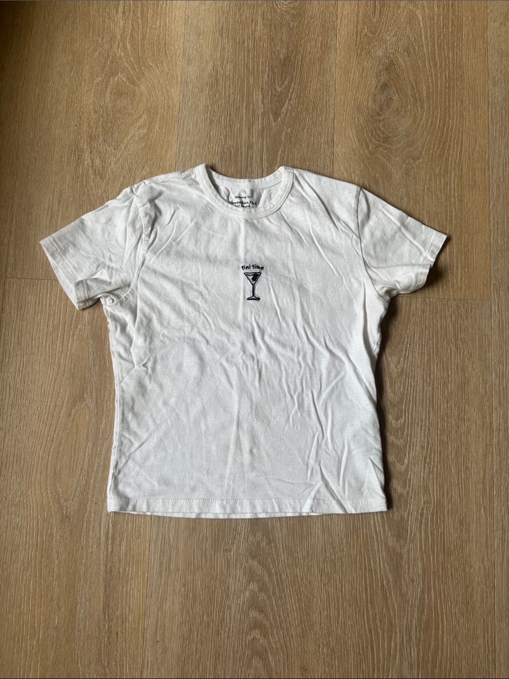 Abercrombie & Fitch White Short-Sleeve Tee with Black Cocktail Motif
